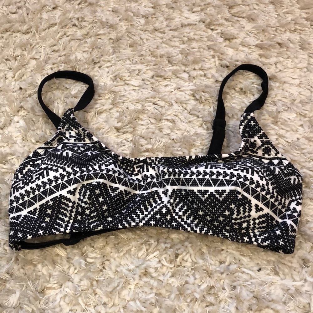 Black and white bikini top.